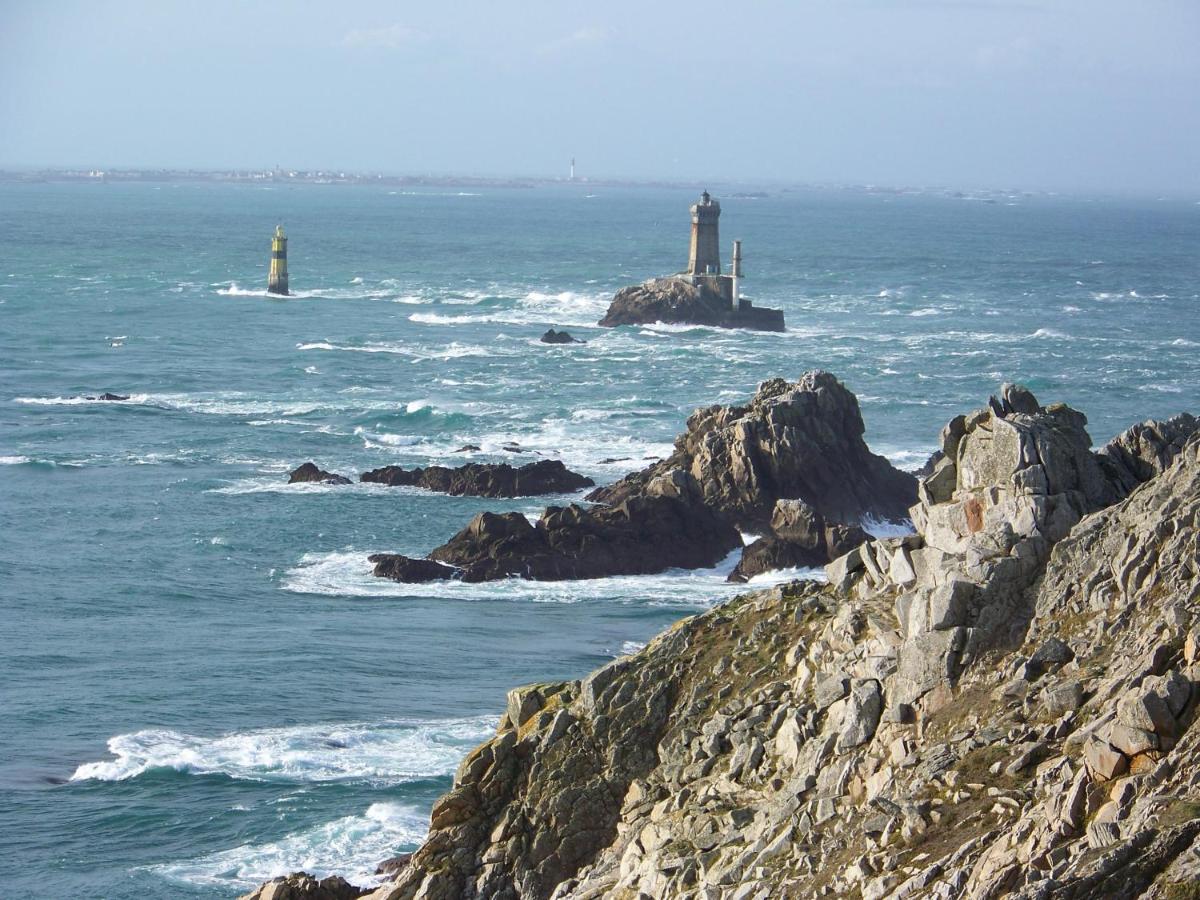Les Charmantes Pierres Percees Ploumilliau Bagian luar foto